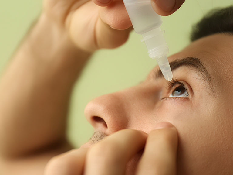 眼乾就點眼藥水？小心防腐劑刺激你的雙眼